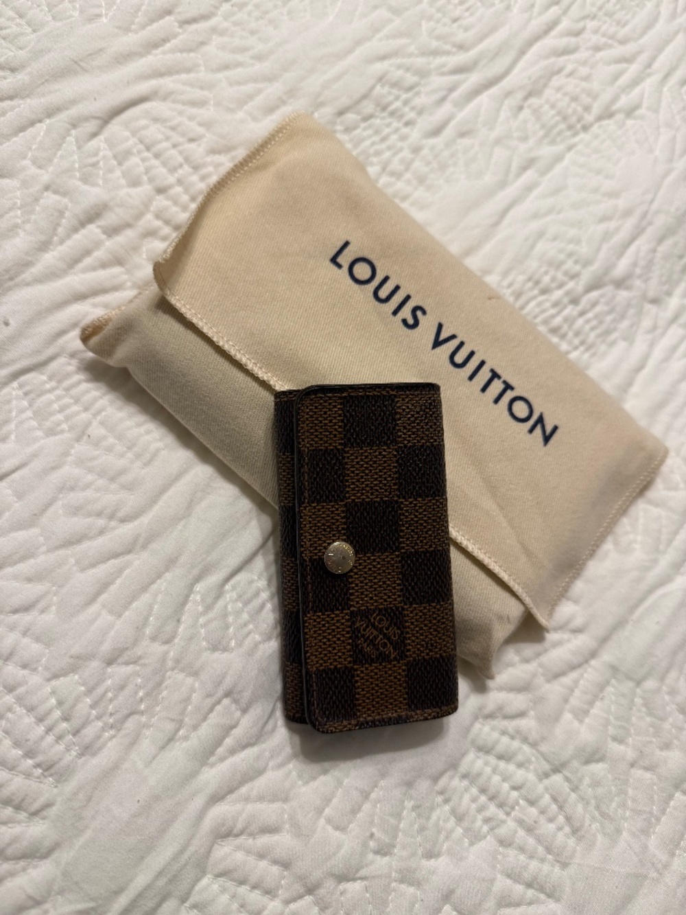 Authentic Louis Vuitton 4 key key case